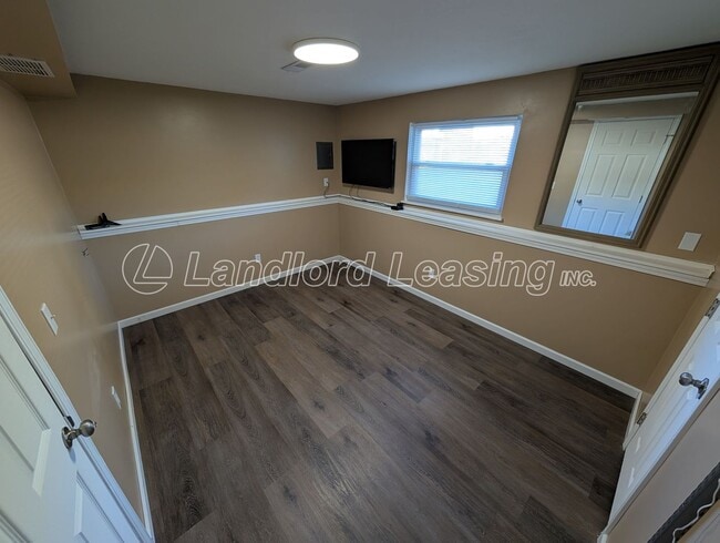 Building Photo - Beautiful 4-Bedroom Split-Level Home with ...