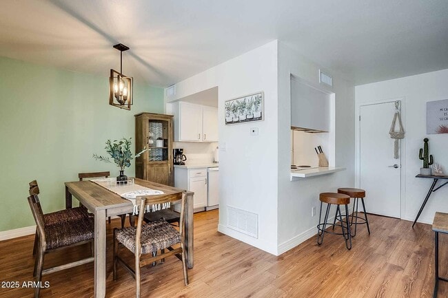 Building Photo - 7906 E Keim Dr