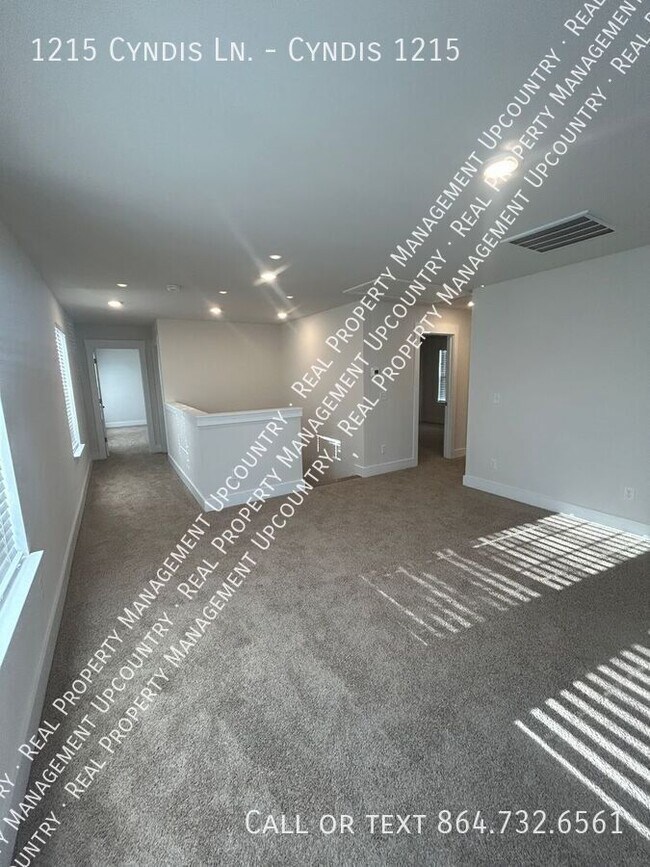 Building Photo - 1215 Cyndis Ln