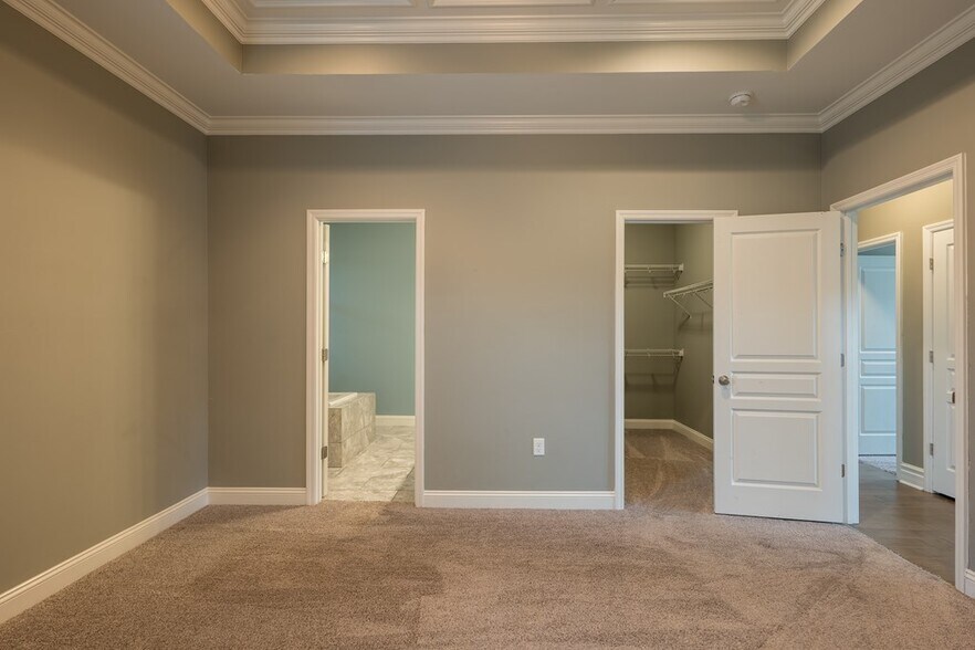 Building Photo - 4066 McKenzie Ln
