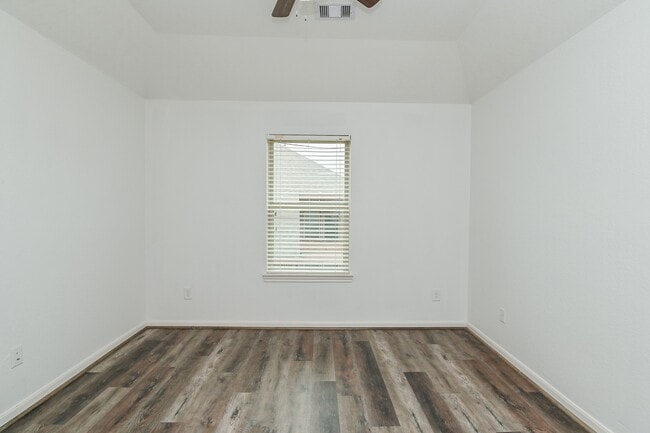 Building Photo - 6026 Baileys Run Ln