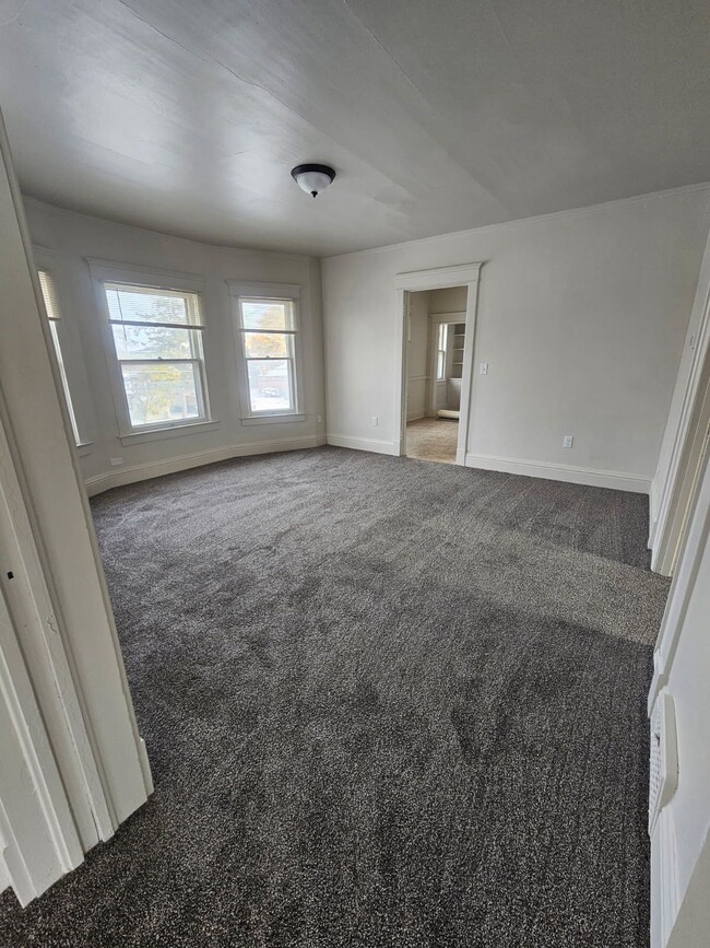 Building Photo - 226 13th St N