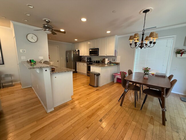 Building Photo - 3 Bedroom DuPont Home for Rent