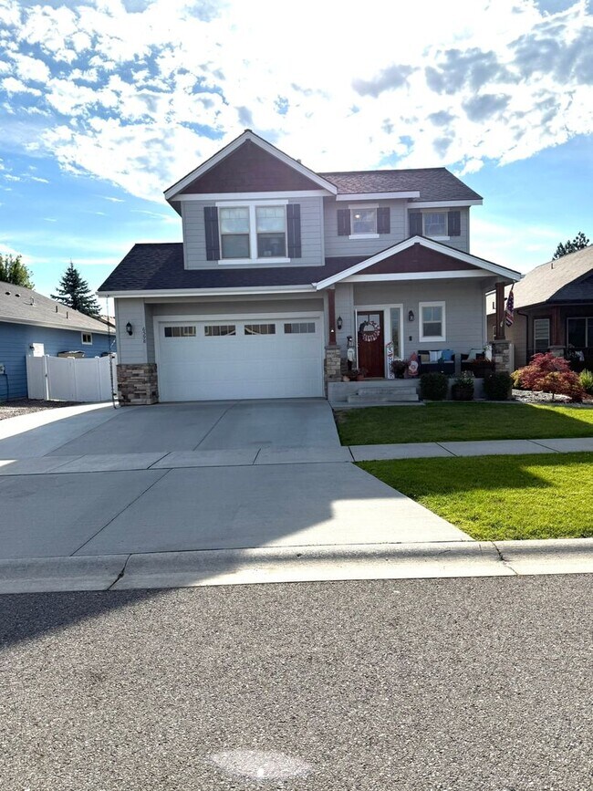 Building Photo - 3 bed house in great location!