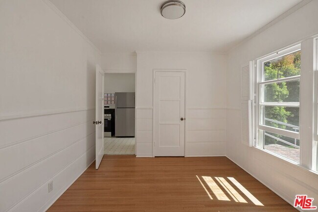 Building Photo - 240 Euclid St
