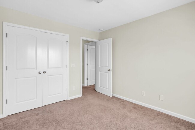 Building Photo - 3 Bedroom 2.5 Bathroom Townhome in Richmon...