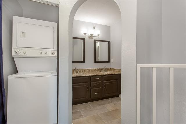 Building Photo - 1010 Allen St