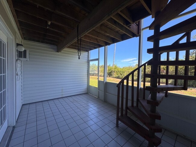 Building Photo - 3BR 3BA Townhome w/ Beach View +  Pool + Updated Kitchen + Balcony/Patio in Hidden Harbour