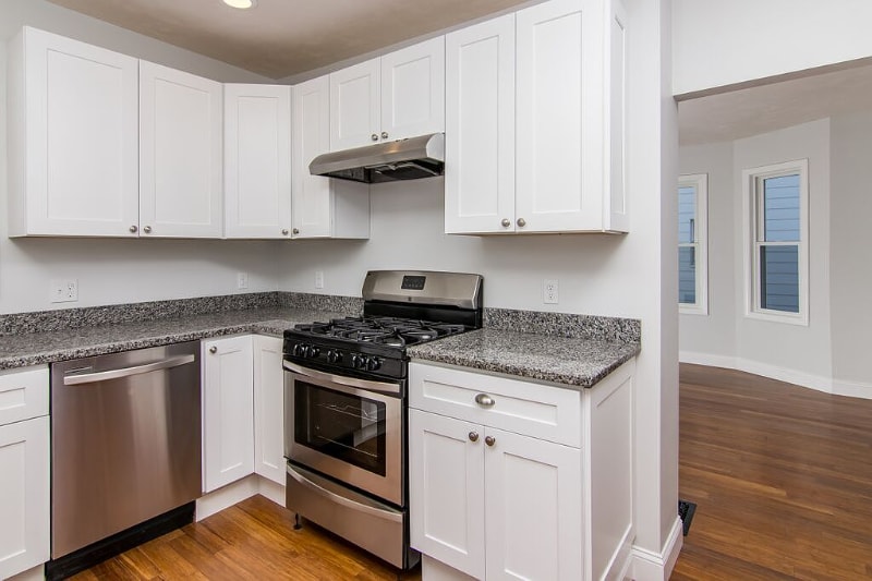 Building Photo - 10 Giles Ave