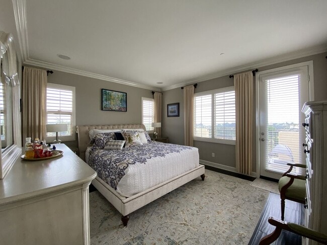 Building Photo - 3BD Home with Amazing Panoramic Ocean Views!
