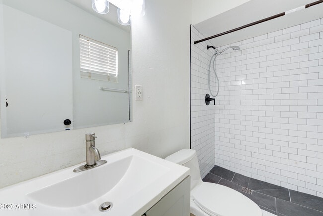 Building Photo - 157 W Juniper St