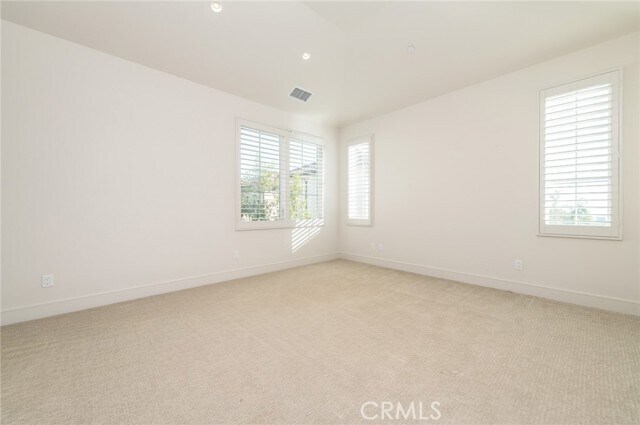 Building Photo - 111 Winnett