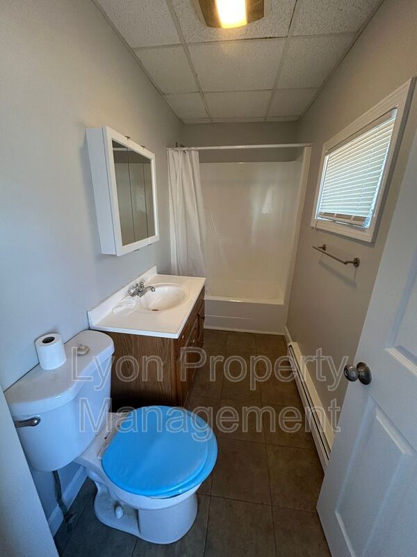 Building Photo - 34 Hodges Ave