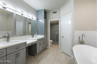 Building Photo - 7508 E Earll Dr