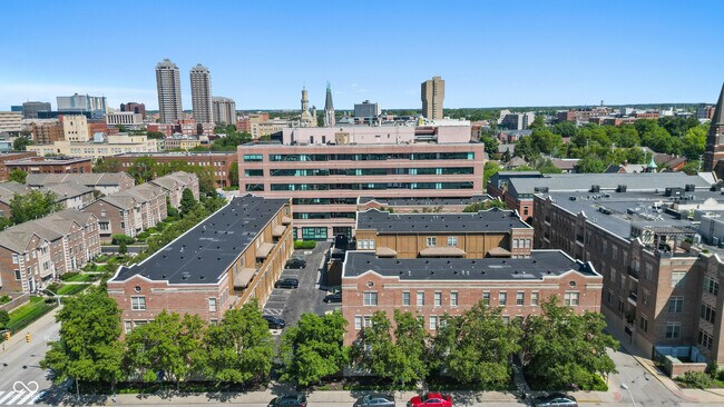 Building Photo - 226 N Cleveland St