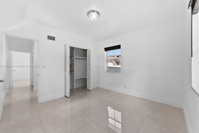 Building Photo - 1565 NE 110th Terrace