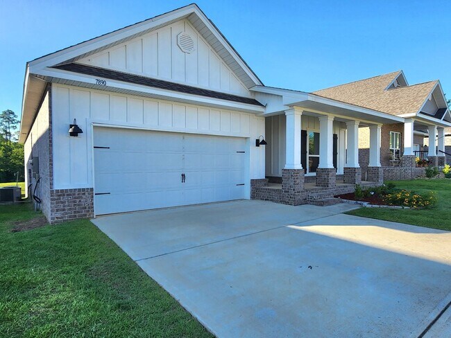 Building Photo - Antietam Lakeside Retreat: 4/2 Home in a Fun-Filled, Pool Neighborhood