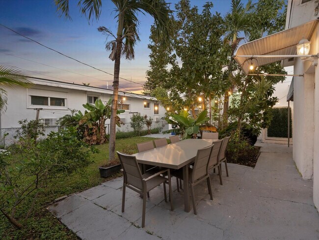 Building Photo - 9232 Harding Ave