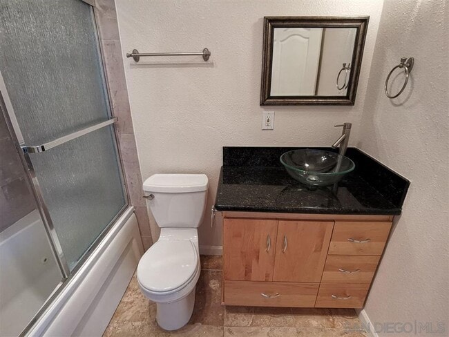 Building Photo - $3,400 - 3 Bed / 2 Bath Condo in Kearney Mesa