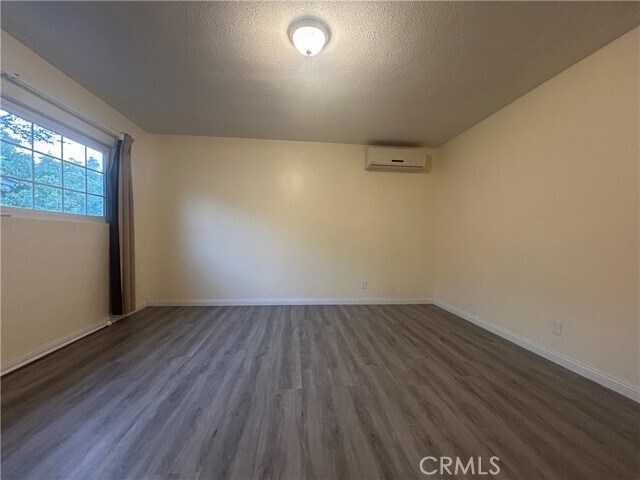 Building Photo - 1439 Charlemont Ave