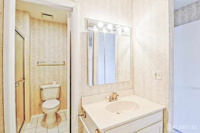 Building Photo - 332 Quinton Dr