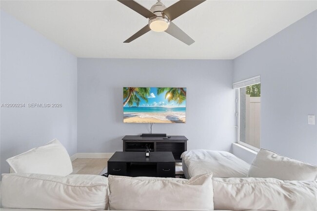 Building Photo - 832 N Victoria Park Rd