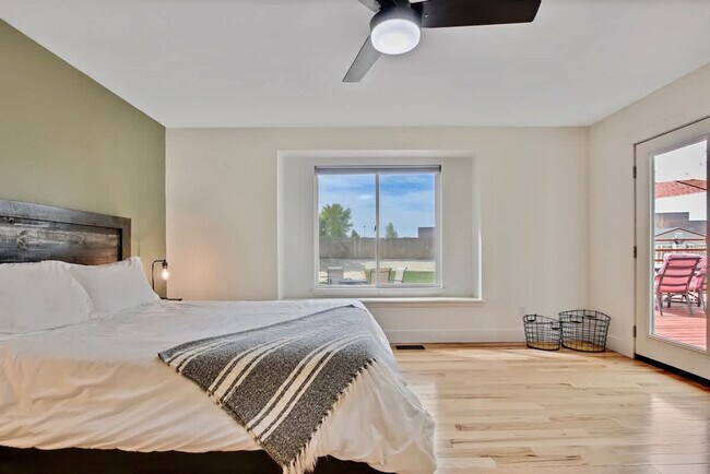 Building Photo - 4243 E Driftwood Dr