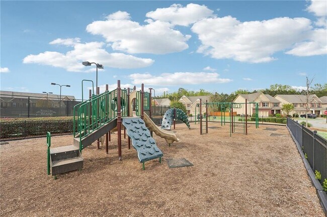 Building Photo - 6370 Shiloh Woods Dr