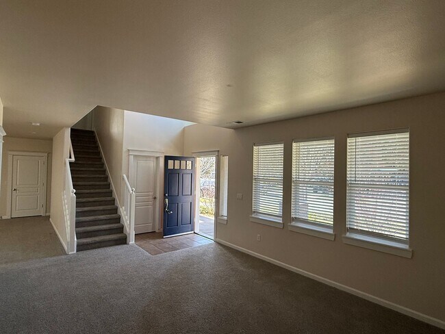 Building Photo - Charming Upgraded Home in Deschutes River Crossing North – SW Bend