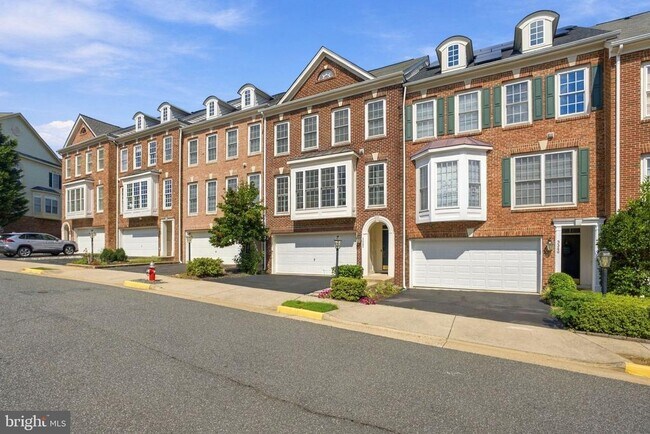 Building Photo - 3342 Wilton Crest Ct