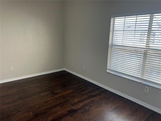 Building Photo - 2262 Grand Central Pkwy