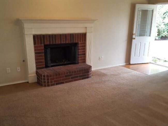 Building Photo - 6717 Dream Dust Dr