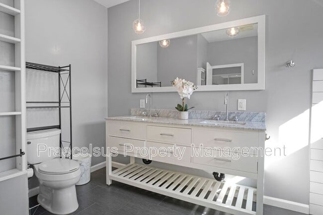 Building Photo - 5960 Nagel St