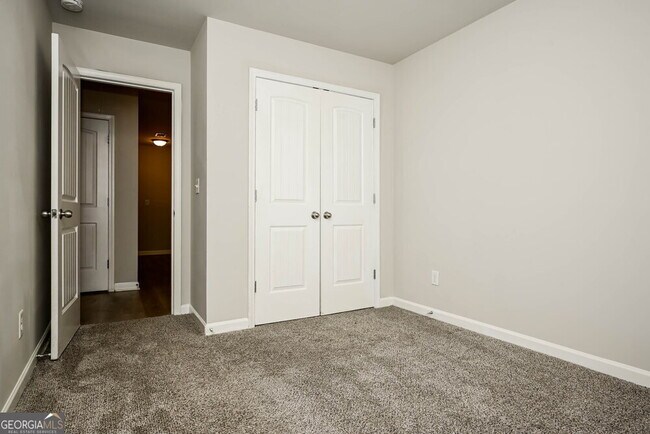 Building Photo - 3281 Pennington Dr