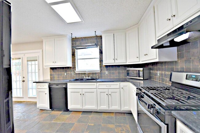 Building Photo - 511 Cripple Creek Rd