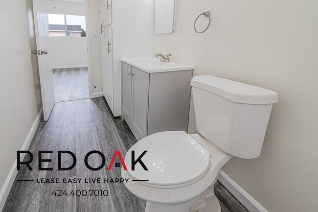 Building Photo - 10920 Ramona Blvd