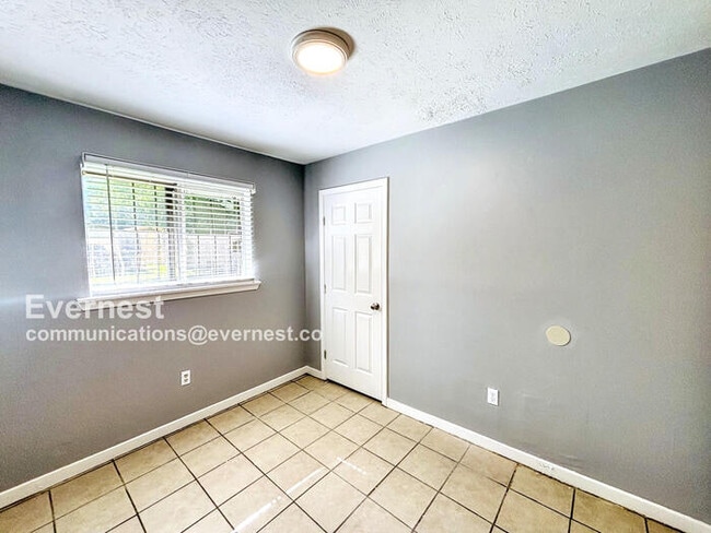 Building Photo - 6564 Abraham Lincoln Dr