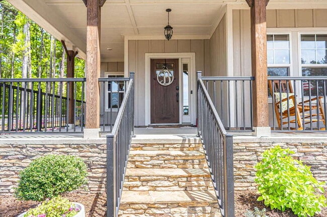 Building Photo - 156 Lakeview Dr