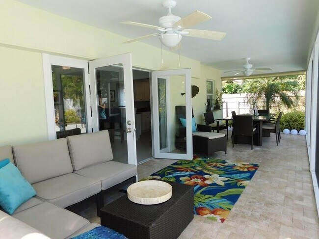 Building Photo - 1150 Emerald Ln