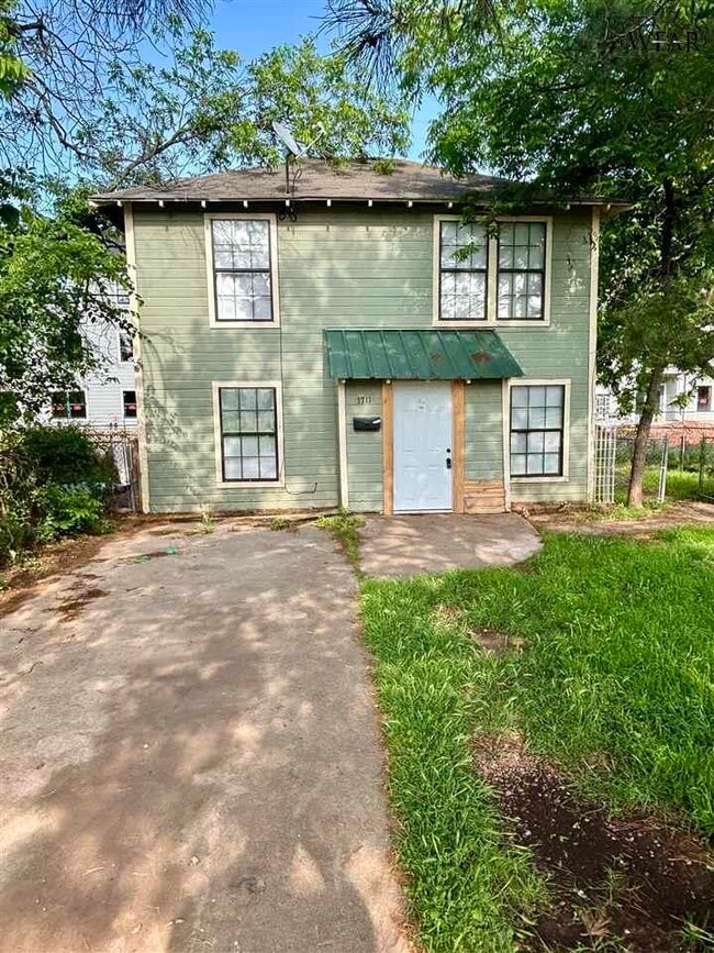 Primary Photo - 1711 Beverly Dr