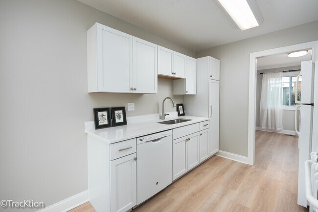 Building Photo - 1185 Leicester Ct