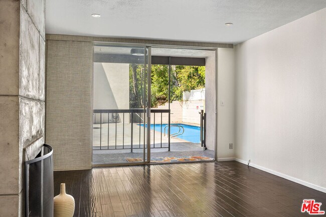 Building Photo - 8535 W Knl Dr