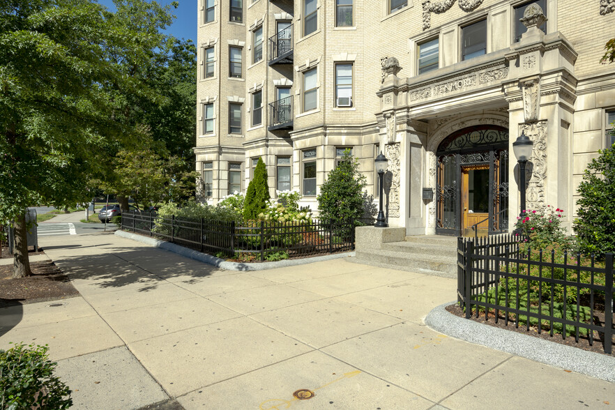 Building Photo - 1111 Boylston St