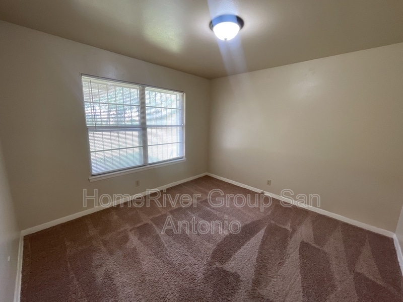 Building Photo - 234 Sunnyland Dr
