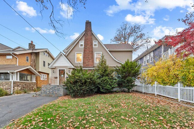 Primary Photo - 23 2nd St