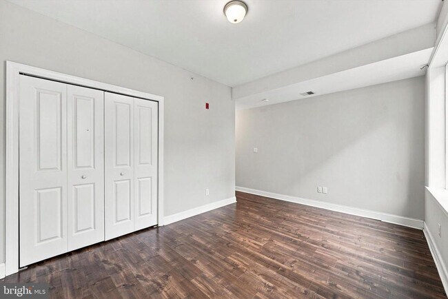 Building Photo - 1222 N 7th St