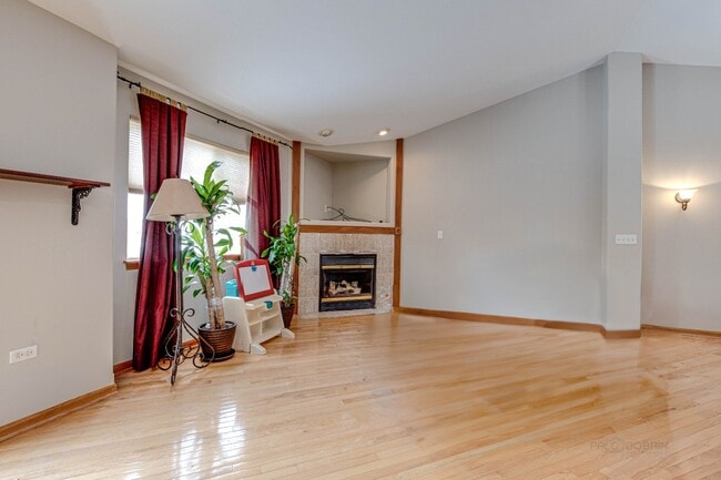 Building Photo - 2913 Saganashkee Ln