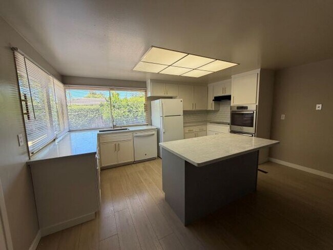 Building Photo - CAMBRIAN- Corner lot