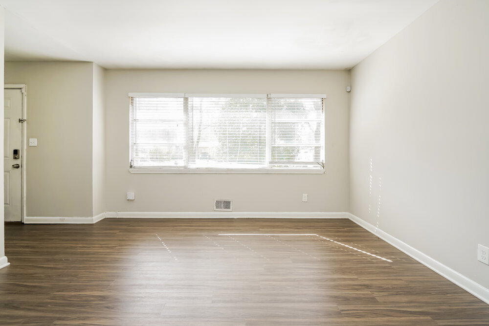 Building Photo - 640 Oakdale Dr