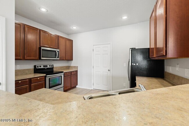 Building Photo - 6019 Bartram Village Dr